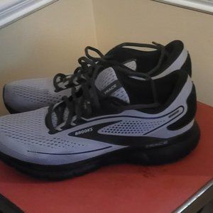 BROOKS TRACE 10.5 SNEAKER
